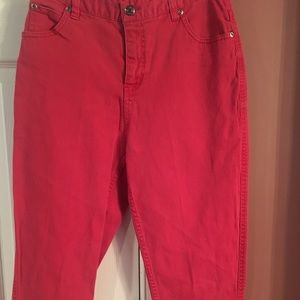 Cherokee red Jean crops size 4